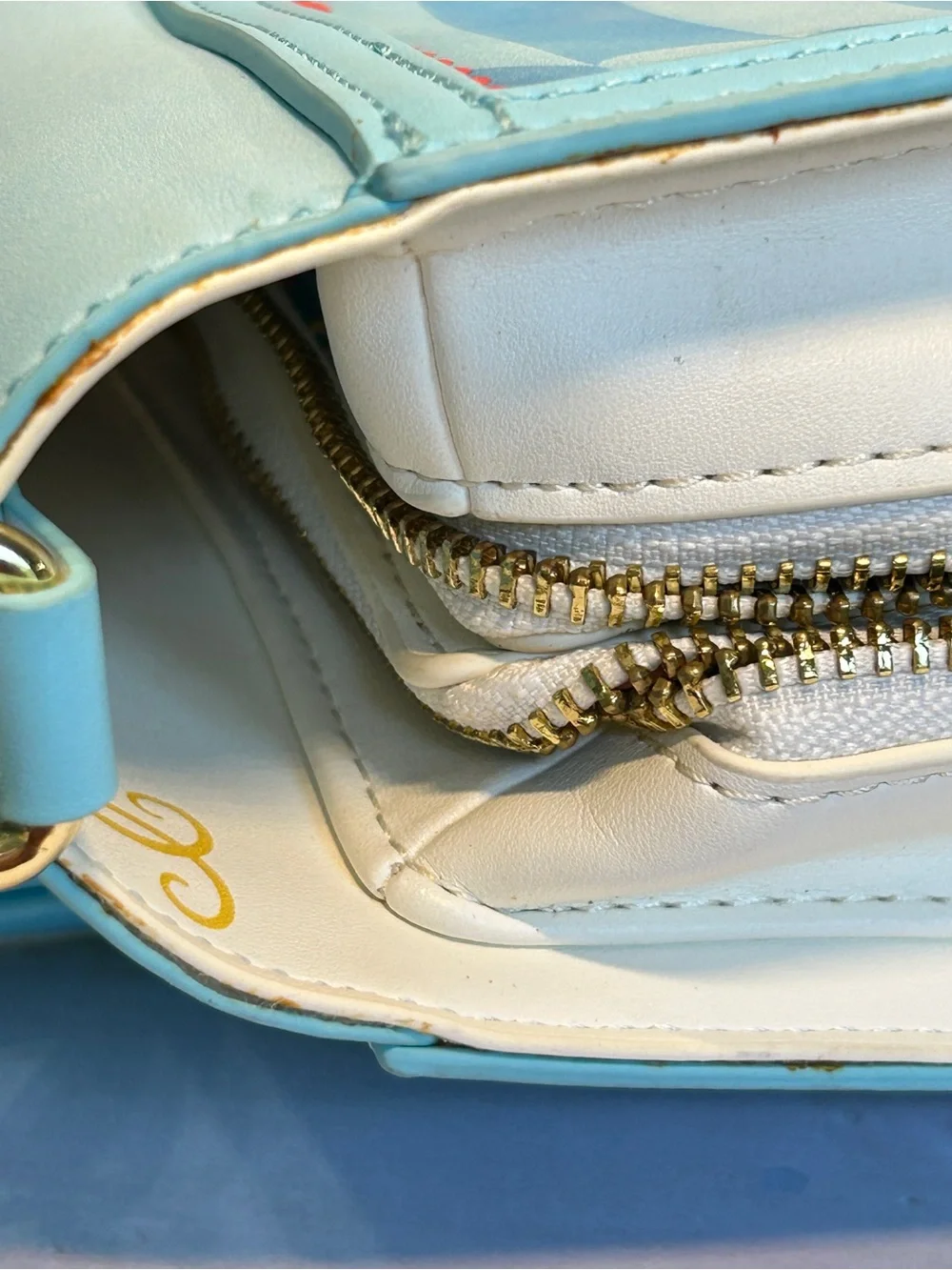 Loungefly crossbody dumbo